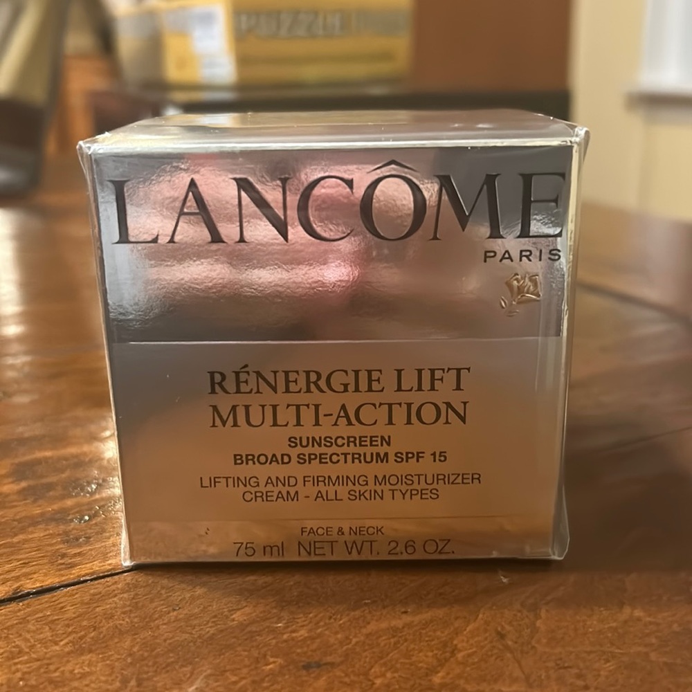 Lancome Renergie Lift Multi- Action Moisturizer Cream Price negotiable********